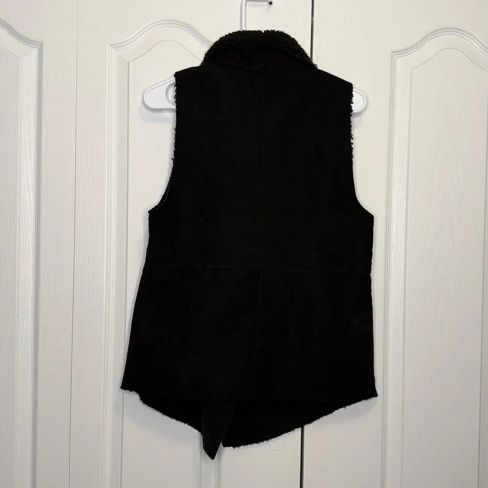 Stella & Dot Chalet Vest - Faux shearling - Black size small - Picture 6 of 11